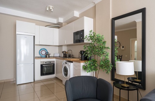 Las Palmas de Gran Canaria Ski Chalet | Quarries City II