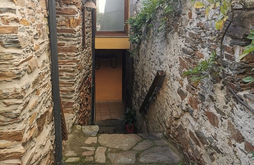 Navia de Suarna House | Quadruple with right to patio and barbecue. Pets, meals, barbecue, stove
