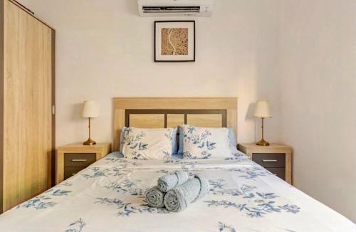 Torremolinos Ski Chalet | Quiet 3-bedroom house near Town Hall & Centre