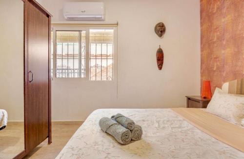 Torremolinos Ski Chalet | Quiet 3-bedroom house near Town Hall & Centre
