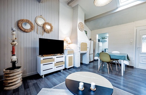 Tarascon-sur-Ariege House | Quiet and Artistic Cottage in Tarascon-sur-Ariège