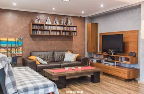 Malilla Apartment | Quiet and bright apartment. WIFI + FREE BREAKFAST