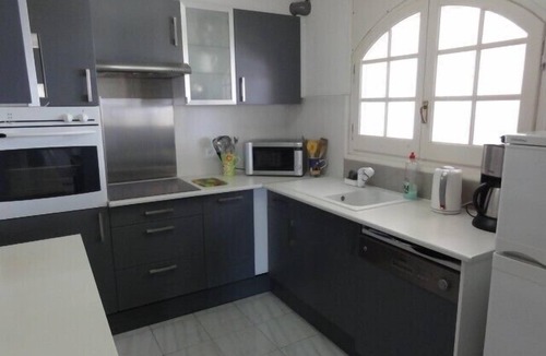 El Mas Isaac Villa | Quiet villa with pool, sea view, petanque, garden, wifi, parking