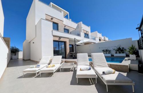 Los Montesinos House | R-40-F Exclusive Villa with jacuzzi