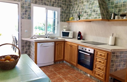 Cap d'en Font Ski Chalet | RACÓ BLAU, individual villa with pool, 3 minutes walk to various coves