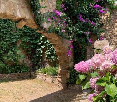 Capmany Villa | Racons del Fort Castillo con capacidad 24 personas