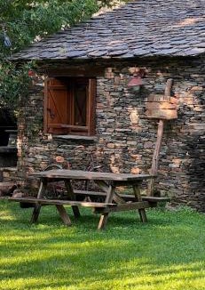 Campillo de Ranas Apartment | Refugios Del Valle Negro
