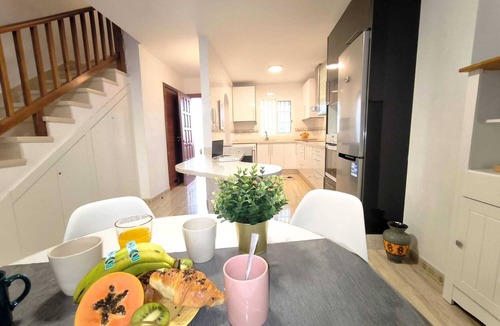 Arenas del Mar House | RenTenerife EspebelBeach