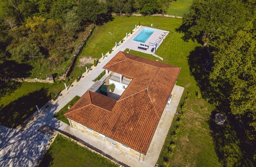 Monterroso Cottage | Reverence Villas Fufin