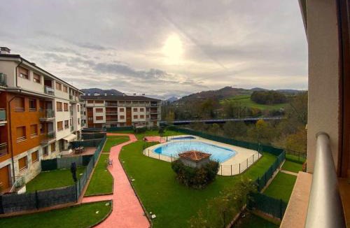 Cangas de Onis Apartment | Rincón con piscina en Picos de Europa