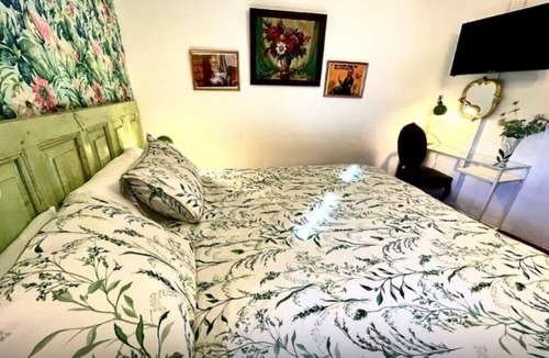 Santa Eulalia Bajera Bed & Breakfast | Riojania Heredad - Deluxe Room with king-size bed