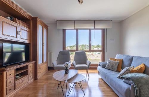 Barakaldo Apartment | Riverside Comfort Barakaldo