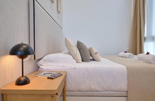 Malilla Apartment | Roig Arena romantic suite N1 by Virkin Suites