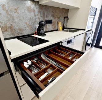 Nou Moles Apartment | Rojo - Central Apt - Turia Park by Río Turia Apartments