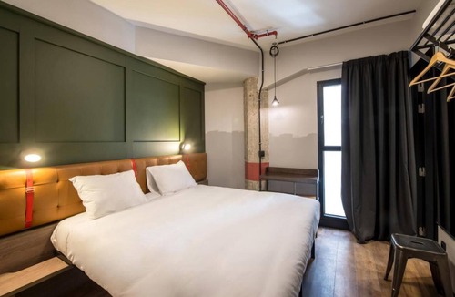 Palacio House | Rooftop terrace, City Center Madrid, perfect for big groups!