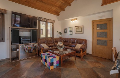 Castrojeriz Apartment | Room '105 Matrimonio Blue' with Shared Garden, Wi-Fi and Air Conditioning