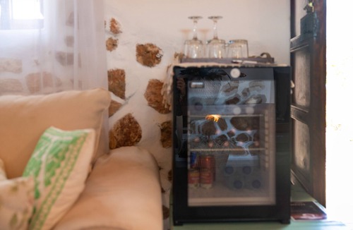 Sant Carles de Peralta Apartment | Room 'Cerezo' with Mountain View, Wi-Fi and Air Conditioning