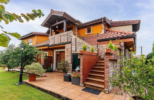 Rubayo Apartment | Room 'Doble Confort Dalia' with Mountain View, Shared Terrace and Wi-Fi