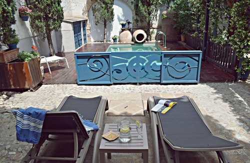 Consuegra Apartment | Room 'Familiar - La Despensa' with Shared Pool, Wi-Fi and Air Conditioning