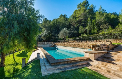Puigpunyent Apartment | Room 'Habitación 5' with Mountain View, Shared Pool and Wi-Fi