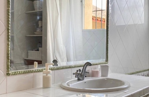 Alzira House | Room-magnolia Loft A Spacious, Authent