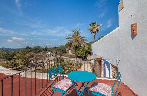 Sant Carles de Peralta Apartment | Room 'Olivo' with Mountain View, Wi-Fi and Air Conditioning