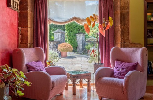 Santianes de Ola Apartment | Room 'Texu' with Mountain View, Shared Garden and Wi-Fi