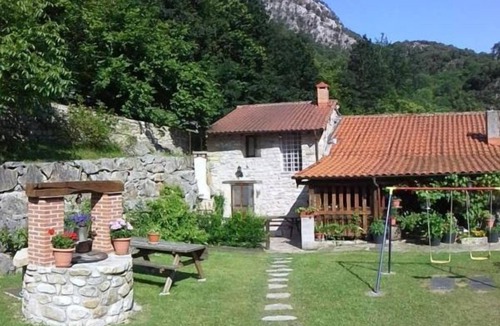 Penamellera Alta Apartment | Rubó. Rural Apt. in the middle of nature.