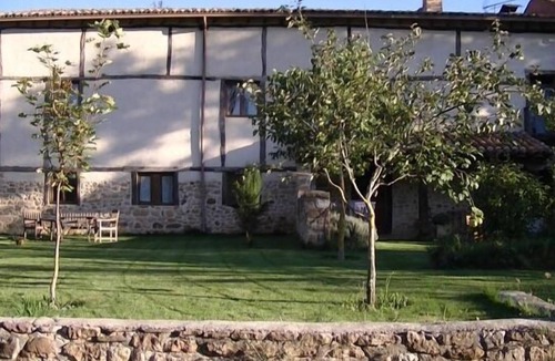 Roscales de la Pena Cottage | Rural apartment La Panera de la Tila for 2 people