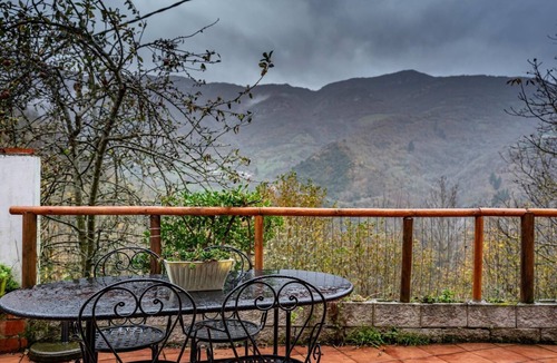 Santa Maria Cottage | Rural apartment L'Arboleu de Traspeña for 2 people