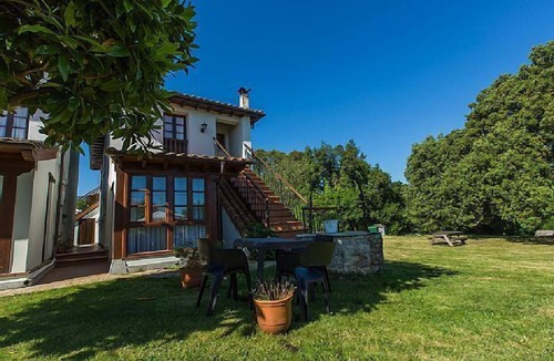 Villanueva de Pria Cottage | Rural apartment Playa del Canal for 3 people