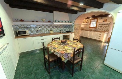 Llampaies House | Rural House 35 people, 17 km from Costa Brava beaches, barbecue, pool,