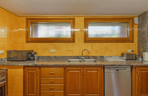 Santa Maria de Besora House | Rural House 'Cisquet' with Mountain Views, Shared Pool and Wi-Fi