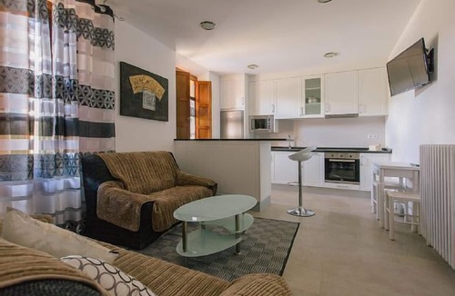 Hontoria del Pinar Cottage | Rural house (full rental) Centro Río Lobos for 4 people