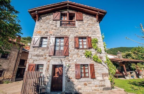 Santa Maria de Valdeon Cottage | Rural house El Serenal for 10 people
