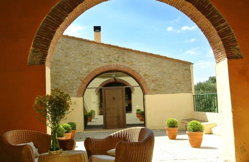 Garriguella Cottage | Rural house (full rental) Mas Hortus for 13 peopleOffers