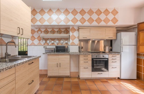 Barrio de la Vega House | Rural House 'Hitos' with Mountain Views, Wi-Fi, and Air Conditioning