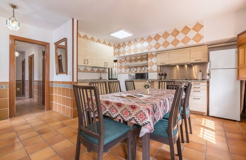Barrio de la Vega House | Rural House 'Hitos' with Mountain Views, Wi-Fi, and Air Conditioning