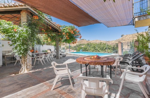 Barrio de la Vega House | Rural House 'Hitos' with Mountain Views, Wi-Fi, and Air Conditioning