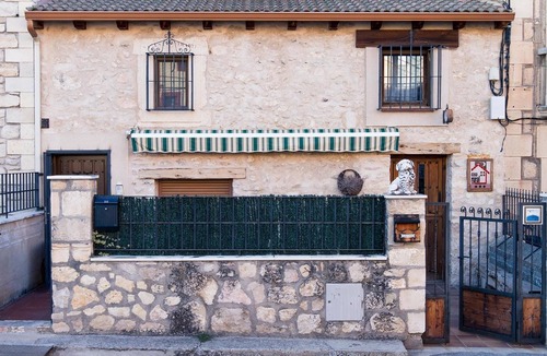 Sigueruelo House | Rural House 'La Cañada Real' with Mountain View, Private Terrace and Wi-Fi