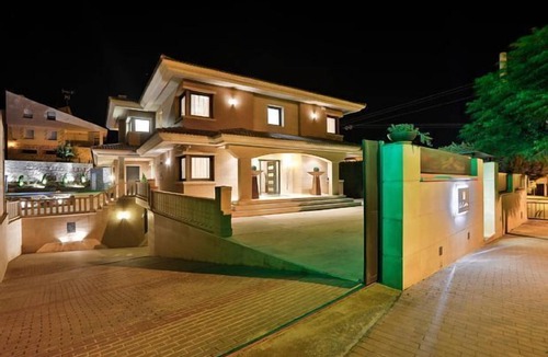 Vinaixa Villa | Rural house with Pool, Spa and Sauna. Charming accommodation, to disconnect