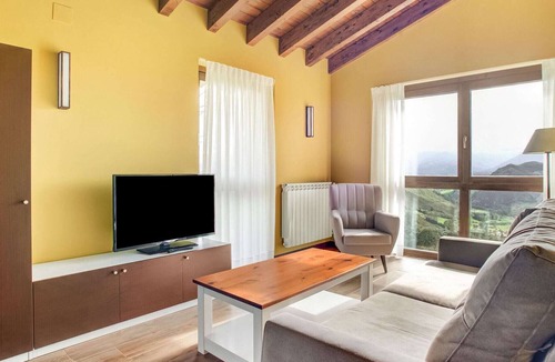 Collia Villa | Rustic apartment in Parres Asturias with a splendid view