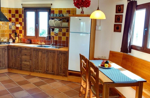 Las Gabias House | Rustic loft 10 km. of Granada, with pool, barbecue and surrounded by greenery