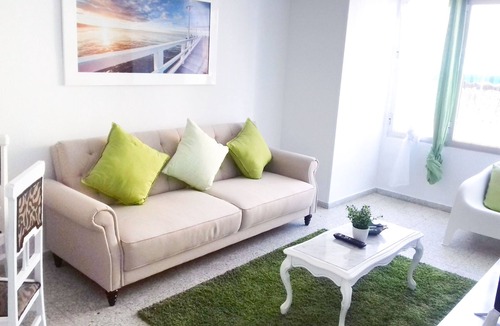Alicante Apartment | (s3)-Bright Modern 3 Bedroom Flat City Centre & Beach 10-12 minutes walk