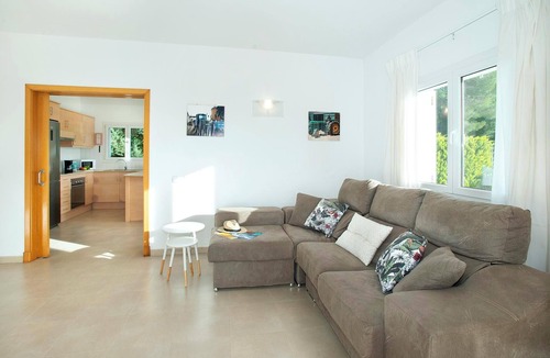 Coves Noves Villa | San Francisco - Three Bedroom Villa, Sleeps 6