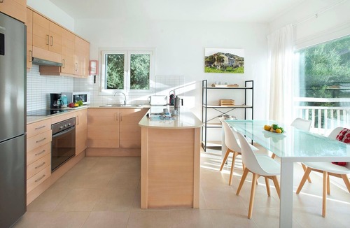 Coves Noves Villa | San Francisco - Three Bedroom Villa, Sleeps 6