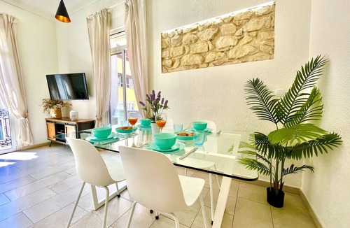 Alicante City Centre Apartment | San Francisco Home by Gloove