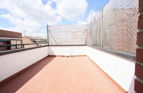 Tetuan Apartment | Santa Rosa Madrid 304 by Escape Home