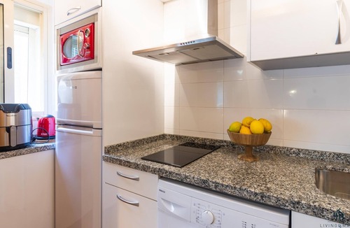 Cruz de Humilladero Apartment | Savanna Center Apartment Living4malaga