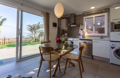 La Matanza de Acentejo Apartment | SEA VIEW, HEATED POOL, Heating, PRIVATE GARDEN AND TERRACE, Free Wifi (10)